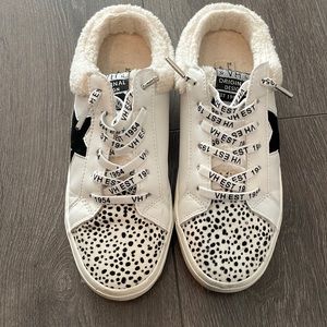 GG dupes! Worn twice. Perfect for Fall.